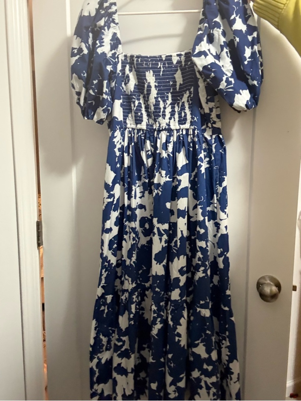 Abercrombie & Fitch Blue and White Floral Midi Dress - Picture 3 of 3